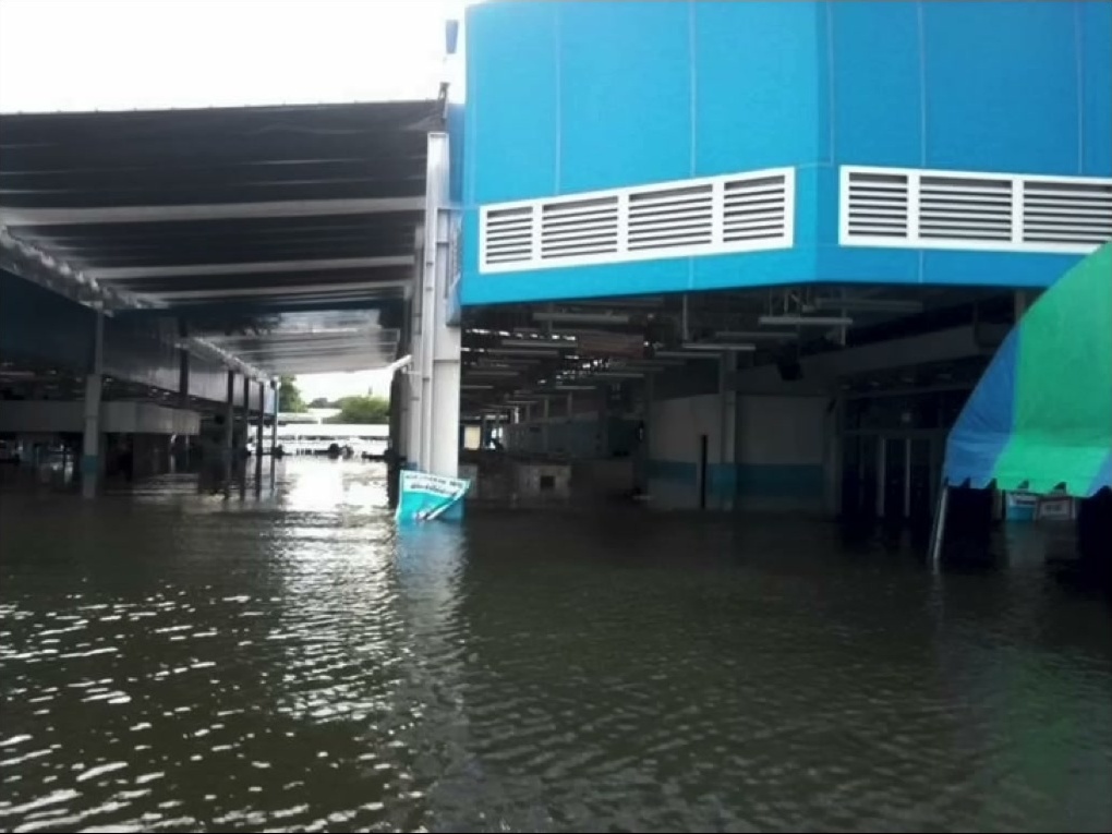 西数厂房淹水